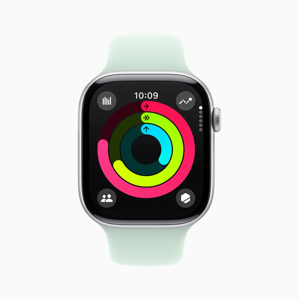 Cómo aprovechar al máximo los anillos de actividad de tu Apple Watch con watchOS 11 Pantalla de Apple Watch mostrando los anillos de actividad completados parcialmente